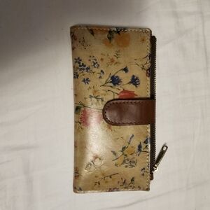 Patricia Nash leather bifold wallet